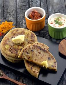 Aloo Gobi Paratha[2 Pc] With Curd, Pickle And Butter + Sweet Lassi