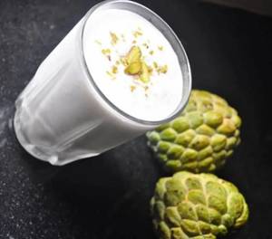Seethaphal Milkshake With Ice Cream