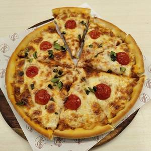 Classic Margherita Pizza