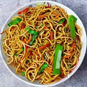 Veg Hakka Round Noodles