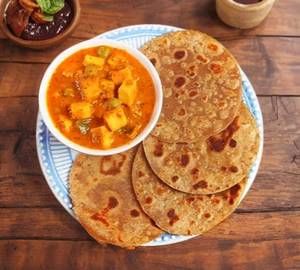 4 Chapathi With Butter Paneer Masala