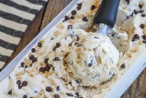 Vanilla Icecream With Choco Chip 250ml