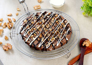 Walnut Brownie Waffle Cake [single Layer, 4 Pieces]