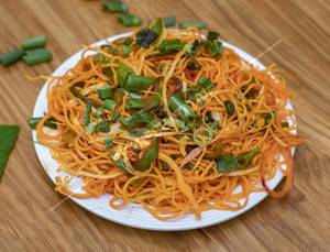 Veg Singapuri Chowmein
