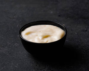 Thoum ( Garlic Paste)