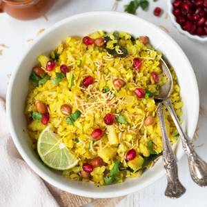 Aloo Pyaz Peanuts Poha