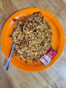 Schezwan Chicken Fried Rice