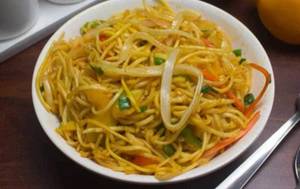 Veg Singapore Chilli Noodles