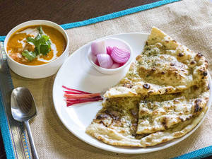 Tawa Chicken Thali Meal Combo