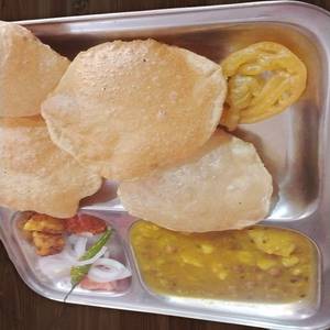 Puri Sabzi Spicy Jalebi