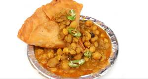 Samosa With Chana (1 Pc)