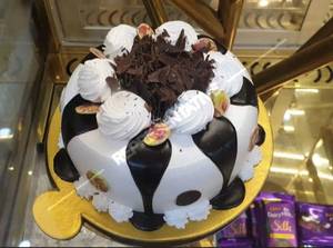 Rich Black Forest Cake (Eggless)