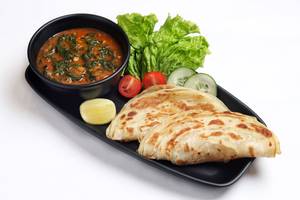 Paratha With Spinach Spicy Curry
