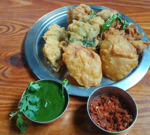 Mixed Bhajiya Plate