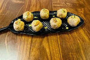Desi Ghee Pinni Laddu