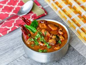 Anjappar Spl Chicken Gravy