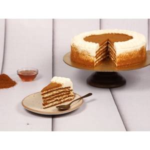 El Medovik Russian Honey Cake Slice