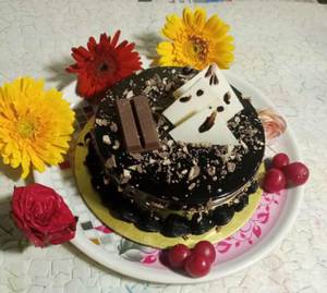 KitKat Cake