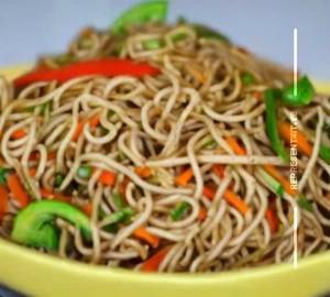 Veg Hakka noodles
