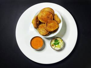 Singhaada Aloo Pakoda