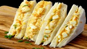 Egg Pesto Sandwich