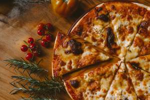 Chicken Blast Pizza