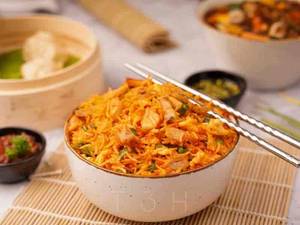 Chicken Schezwan Fried Rice [750 ML]