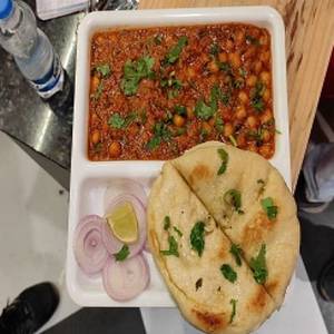 Chole Kulche