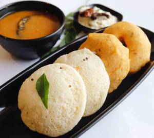 Idli(1pc) Vada(1pc)