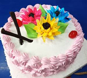 Strawberry Truffles Cake                                  