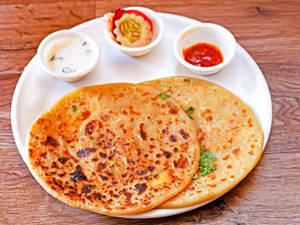 Aloo Methi Paratha (2 Pcs)