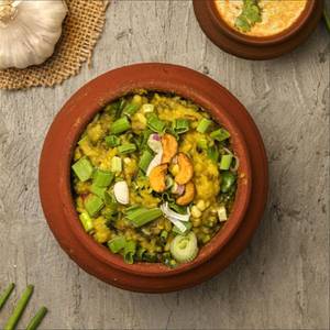 Hare Pyaz Ki Lehsuni Khichdi