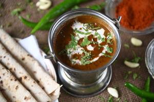 Dal Makhani With 4 Tawa  Butter Roti