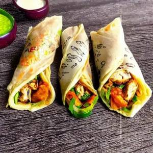 Chicken Bahubali Roll( Contain Chease N Mayo) 