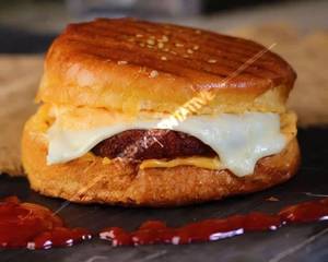 Mexican Cheese Burger (Spicy)