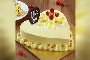 Butter scotch heart shape cake-675 gms (with egg)