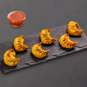 Fried Chicken Momos with Momo Chutney - 6 Pc