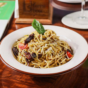 Aglio E Olio Pasta