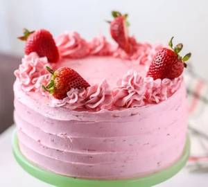 Strawberry Cake [500 Grams]                                                                    