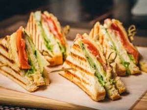 Delhi Masala Sandwich With Waffers