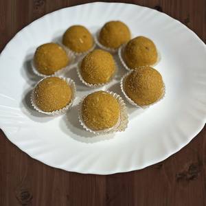 Besan Laddu