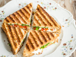 Veg Grilled Sandwich (2pcs)