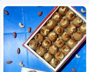 Aata Dry Fruit Ladoo