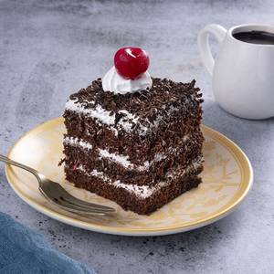 Black Forest Cake Eggless