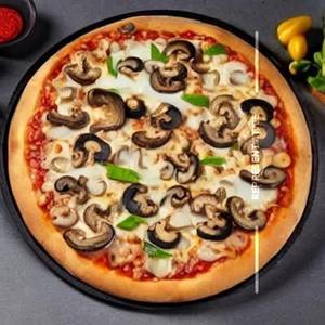 Large Chicken & Mushroom Pizza