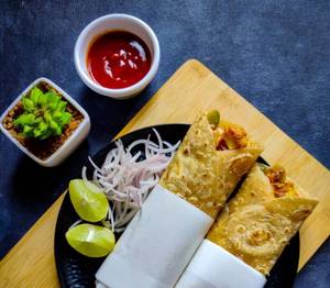 Paneer Tikka Cheesy Roll