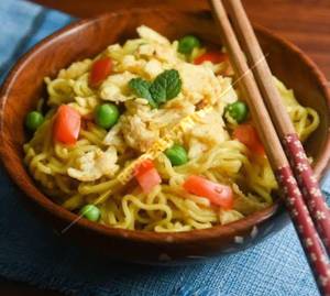 Egg Maggi [Hot & Spicy]