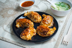 Chicken momo pan fry in korean sauce