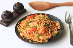 Egg schezwan noodles [full]