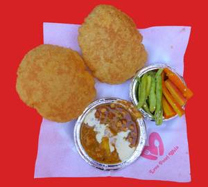 Bedmi poori with subzi [2 pieces]